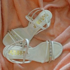 I am selling my size 8M New York transit heels.